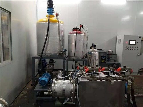 環保先行，品質為本——探秘天津人造草坪PU背膠機在環保設備研發中的創新應用